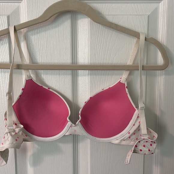 Pink Victoria’s Secret bra - Picture 2 of 3
